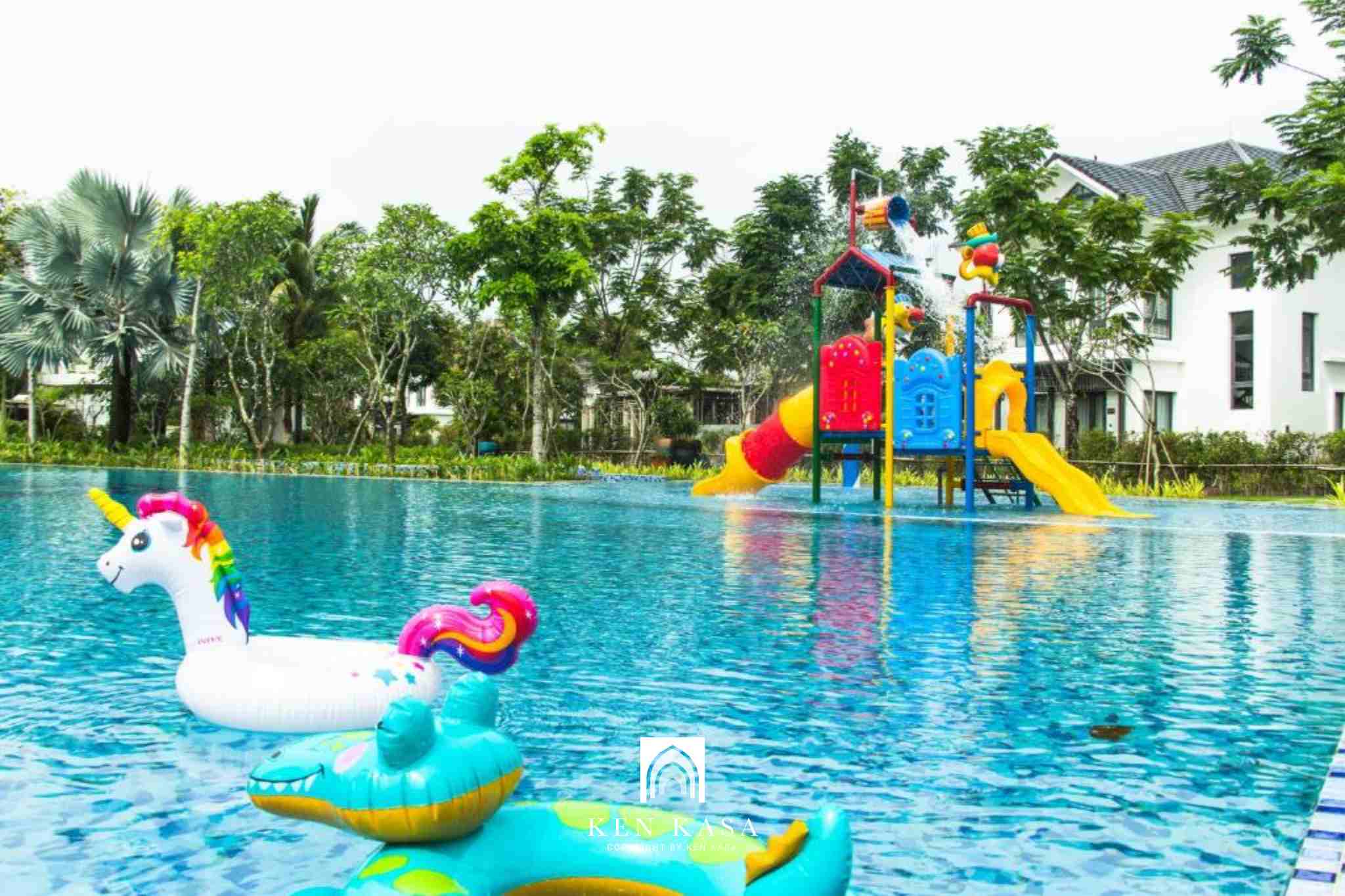 Hồ bơi ngoài trời tại Sunset Sanato Resort & Villas Phú Quốc